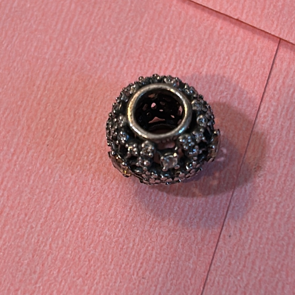 Pandora Inner Radiance Charm - Picture 3 of 4